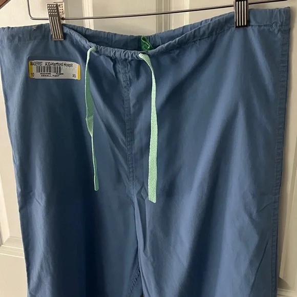 NWT Set of Scrubs light Blue top and bottom sz XS Fashion Seal Healthcare - Picture 12 of 13